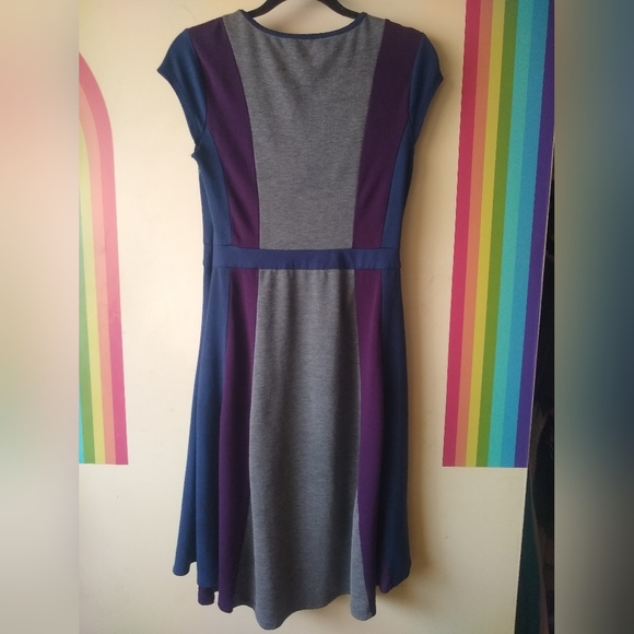 Mckol Color Block Dress - Picture 2 of 4